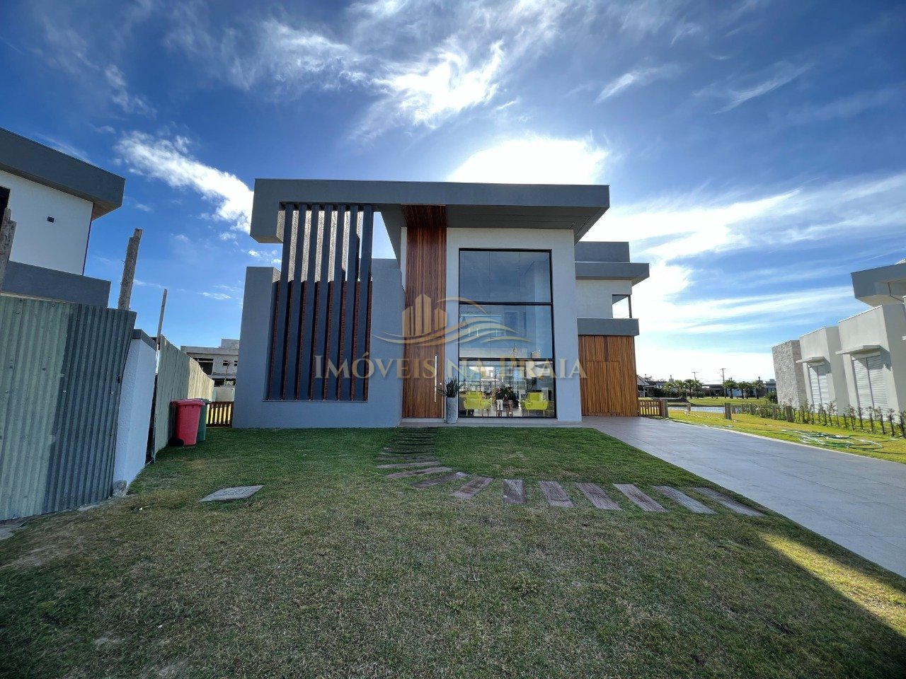 Casa em Condomínio 5 Dormitório(s) Bairro Riviera