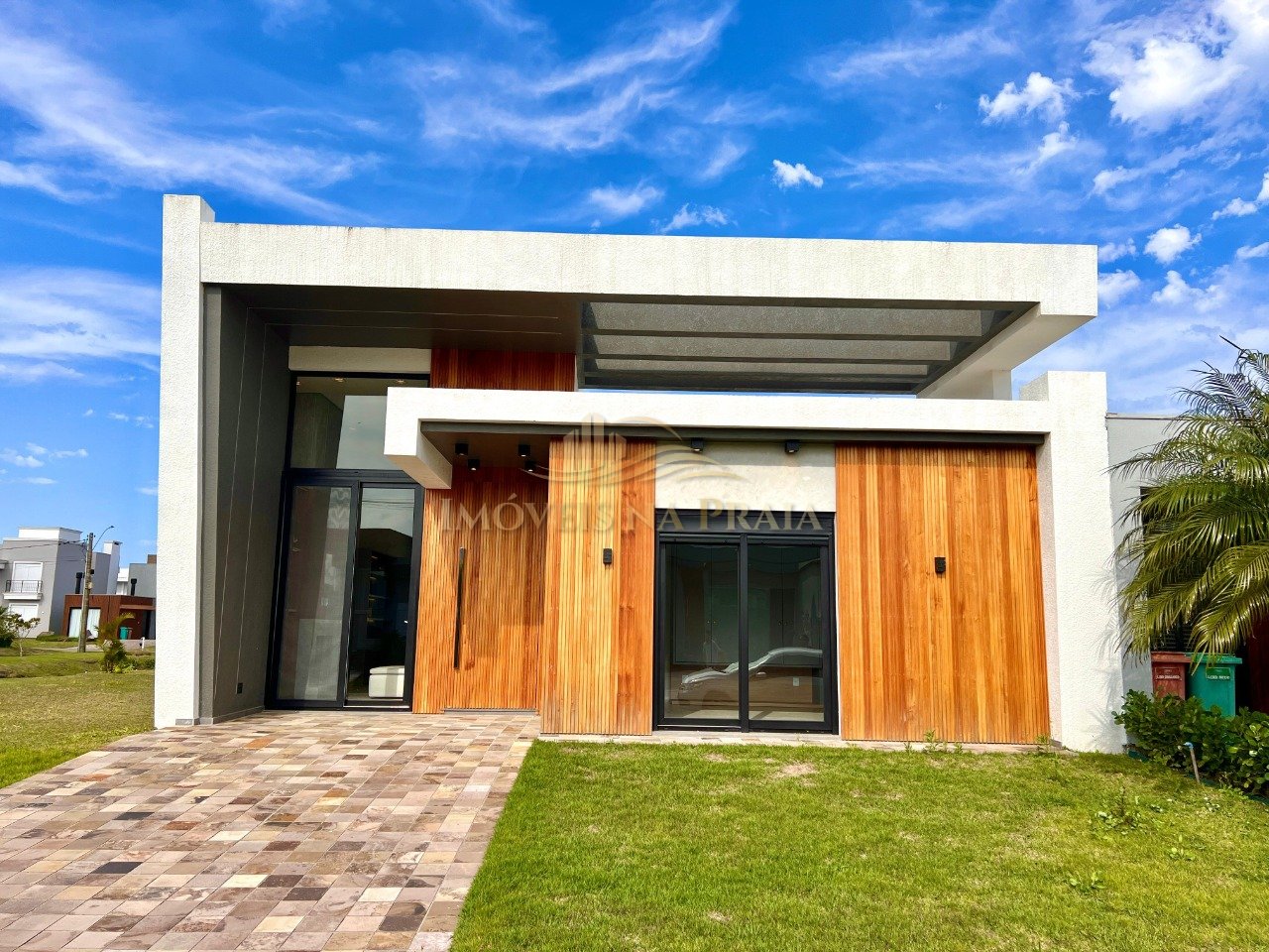 Casa em Condomínio 4 Dormitório(s)