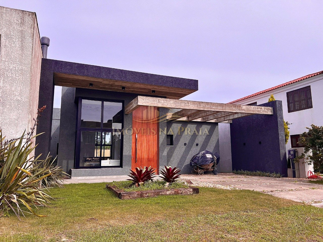 Casa em Condomínio 3 Dormitório(s) Bairro Riviera