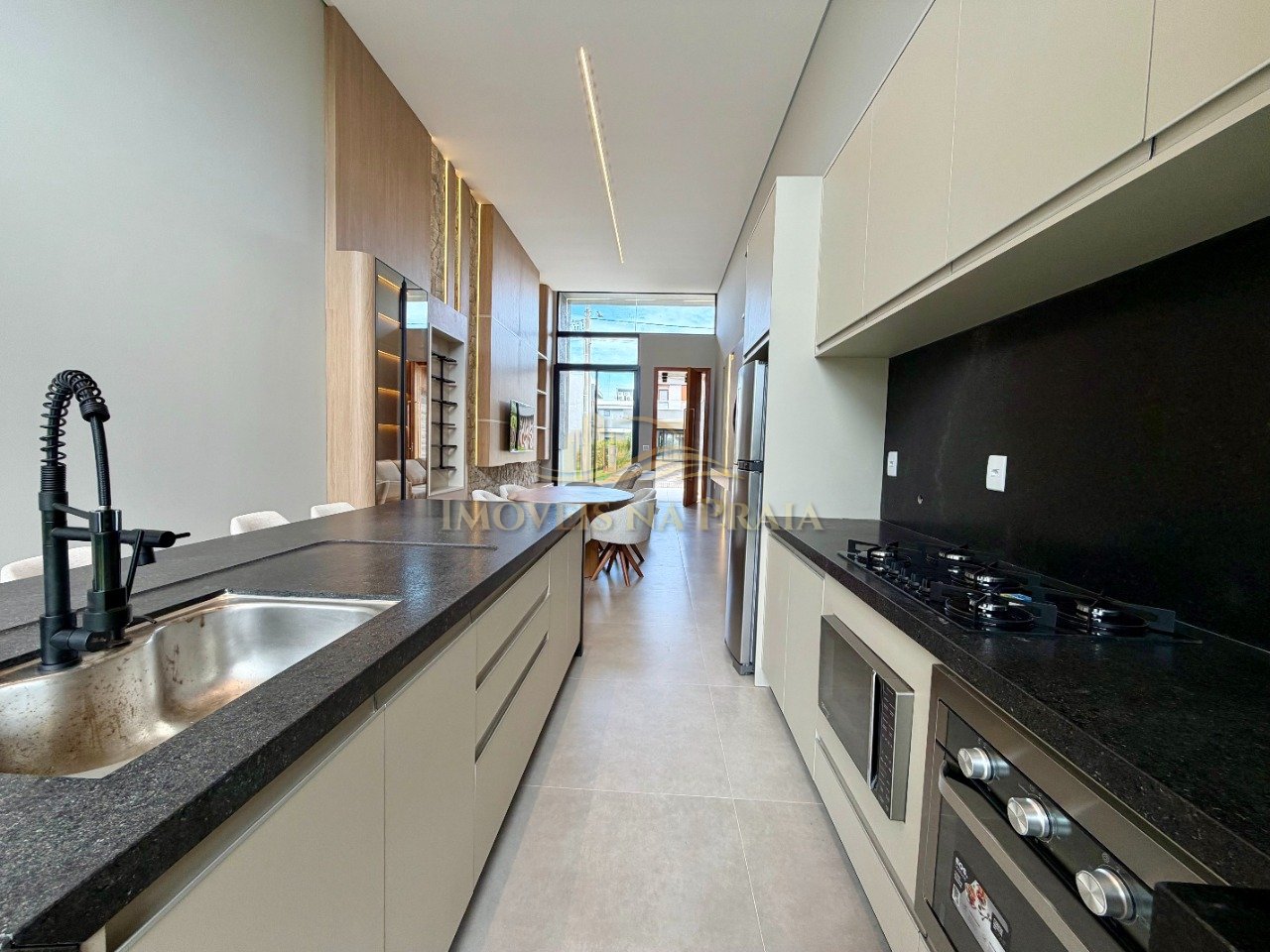 Foto 14 — Casa em Condomínio 4 Dormitório(s) Bairro Sunset