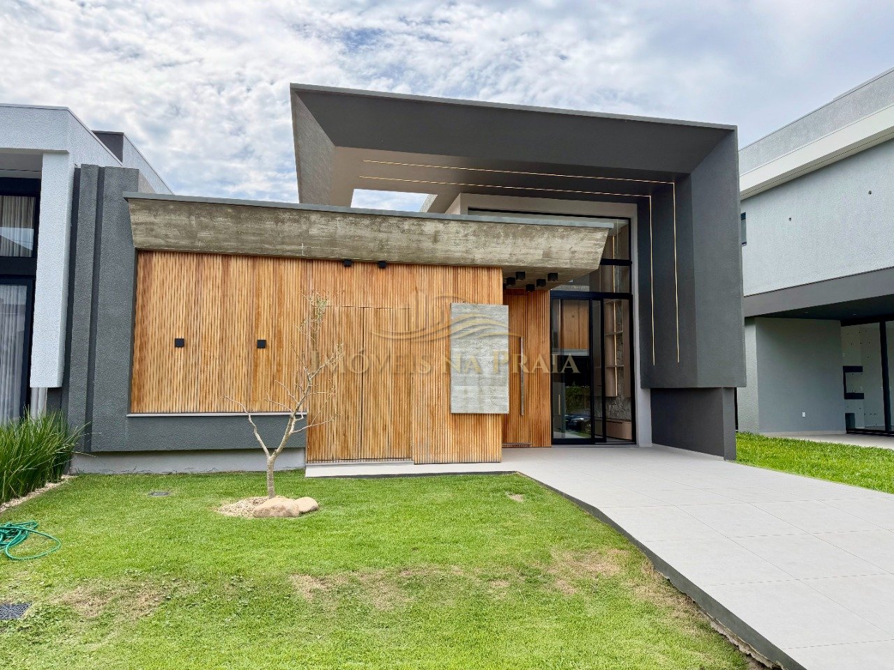 Casa em Condomínio 4 Dormitório(s) Bairro Sunset