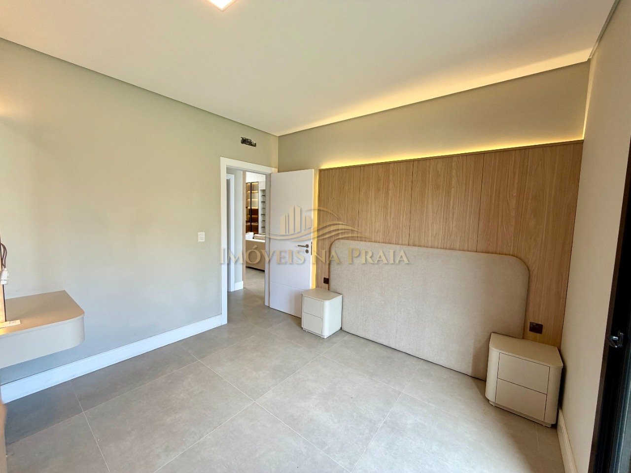 Foto 18 — Casa em Condomínio 4 Dormitório(s) Bairro Sunset