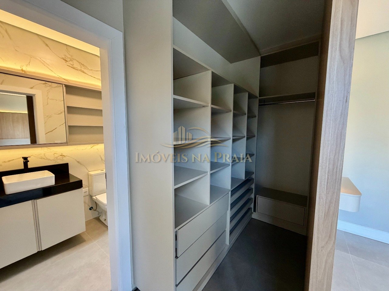 Foto 20 — Casa em Condomínio 4 Dormitório(s) Bairro Sunset