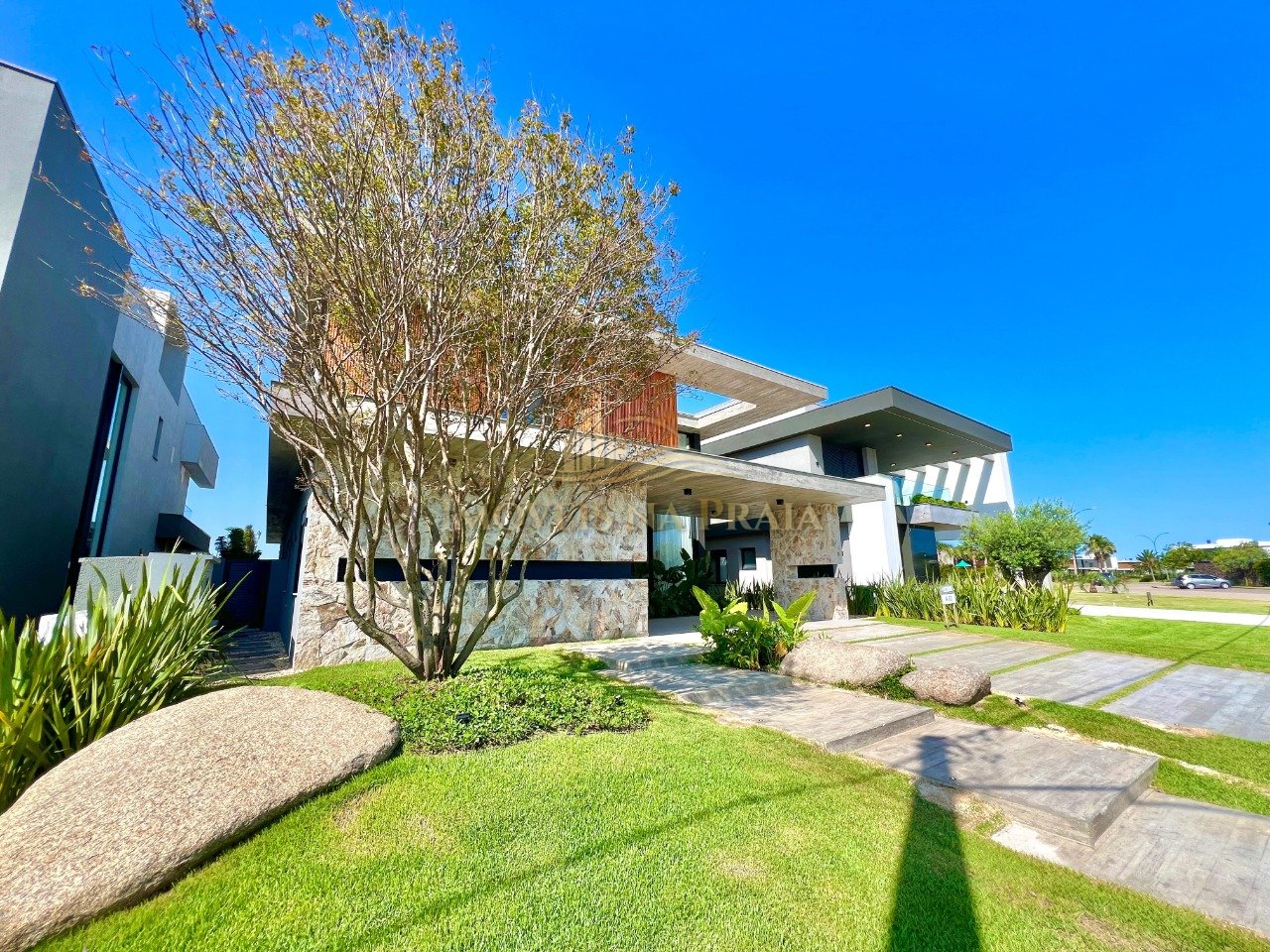 Foto 2 — Casa em Condomínio 6 Dormitório(s) Bairro Sense Xa