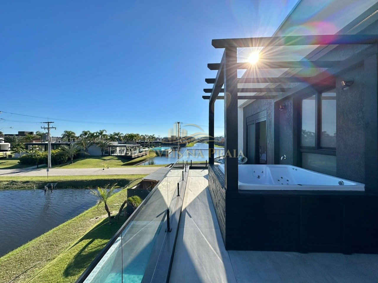 Foto 2 — Casa em Condomínio 4 Dormitório(s) Bairro Sunset