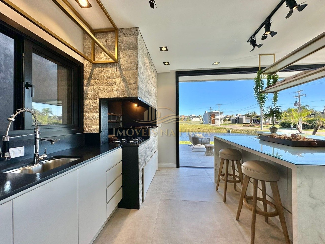 Foto 10 — Casa em Condomínio 4 Dormitório(s) Bairro Sunset