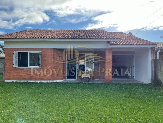 Casa 3 dormitórios no bairro Noiva do Mar