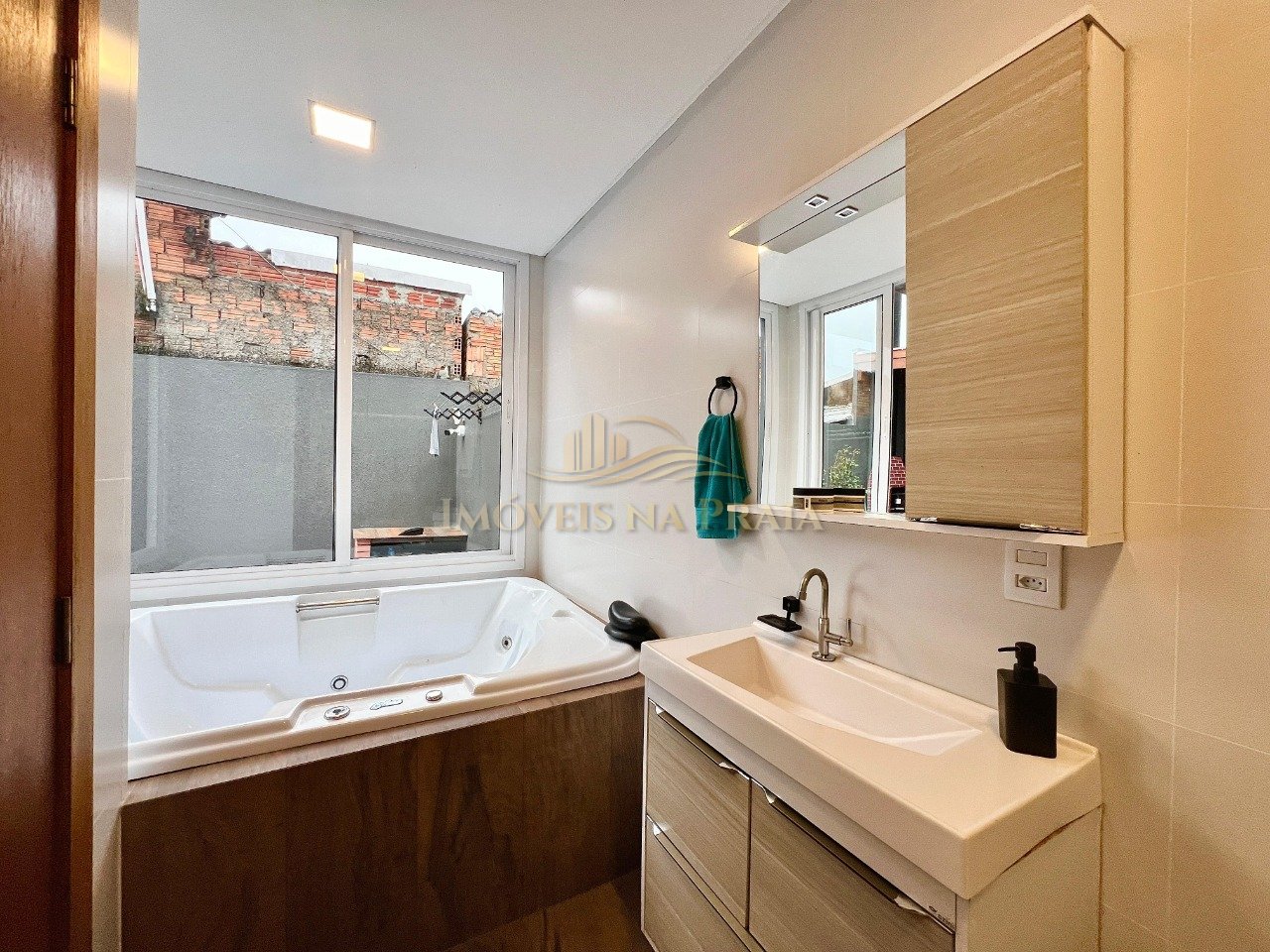 Foto 11 — Casa 2 Dormitório(s) Bairro Rainha do Mar