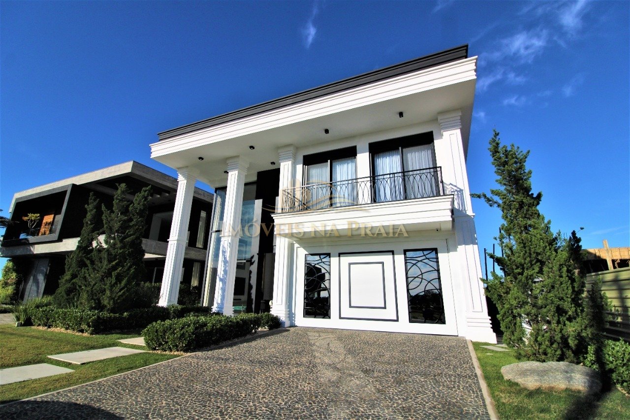 Casa em Condomínio 5 Dormitório(s) Bairro Sense Xa