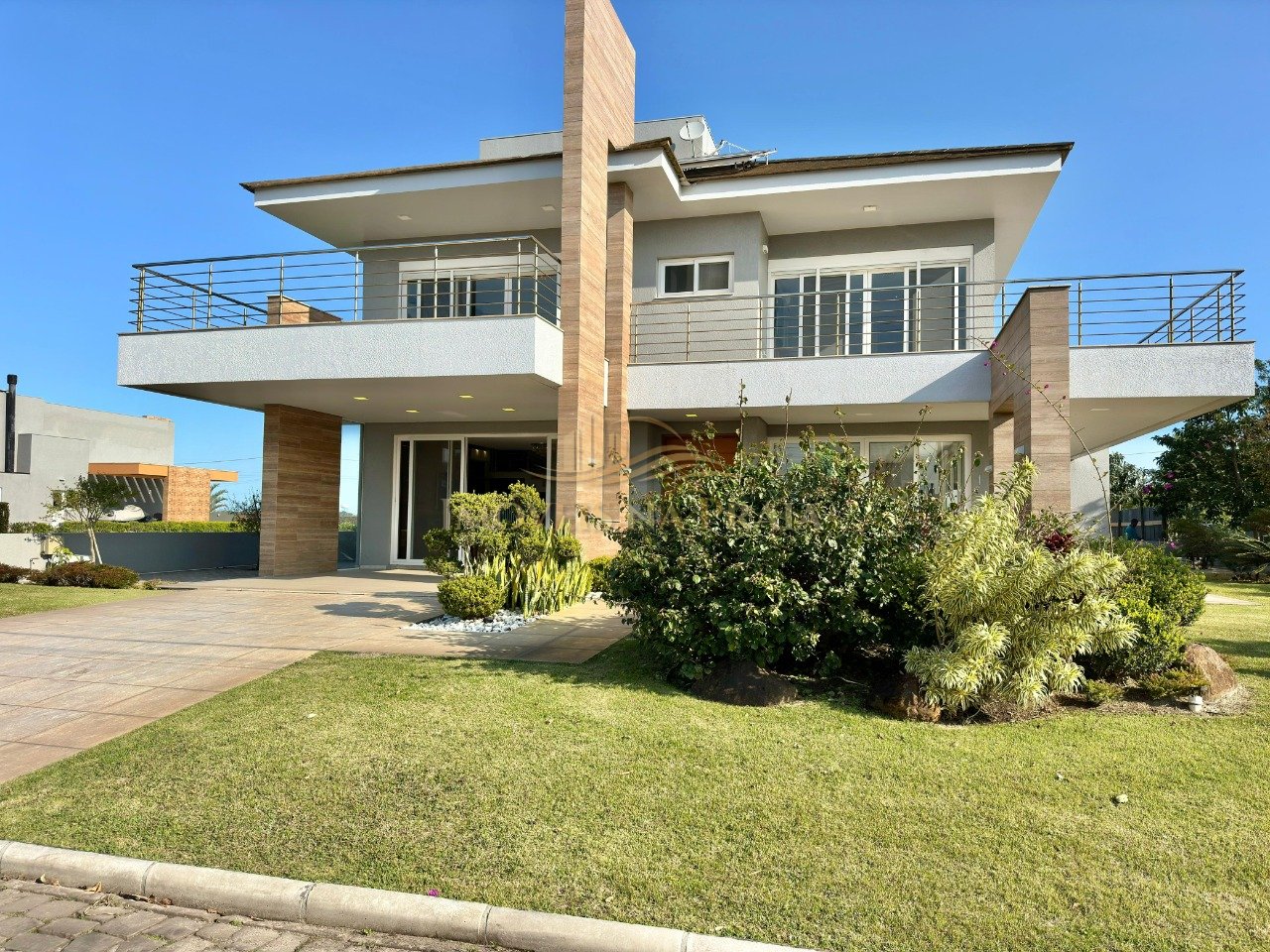 Casa em Condomínio 4 Dormitório(s) Bairro Lagoa do