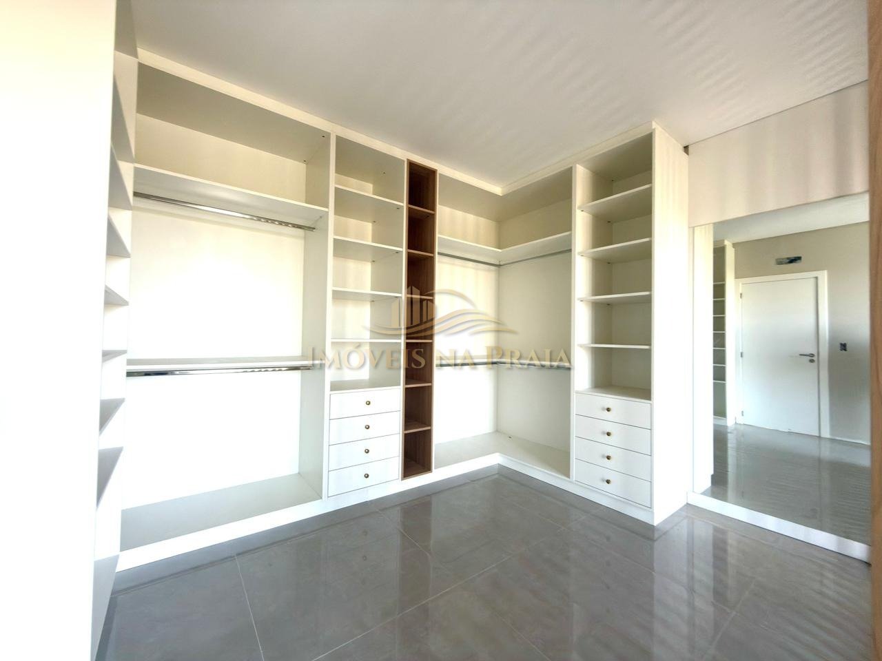 Foto 19 — Casa em Condomínio 4 Dormitório(s) Bairro Sunset