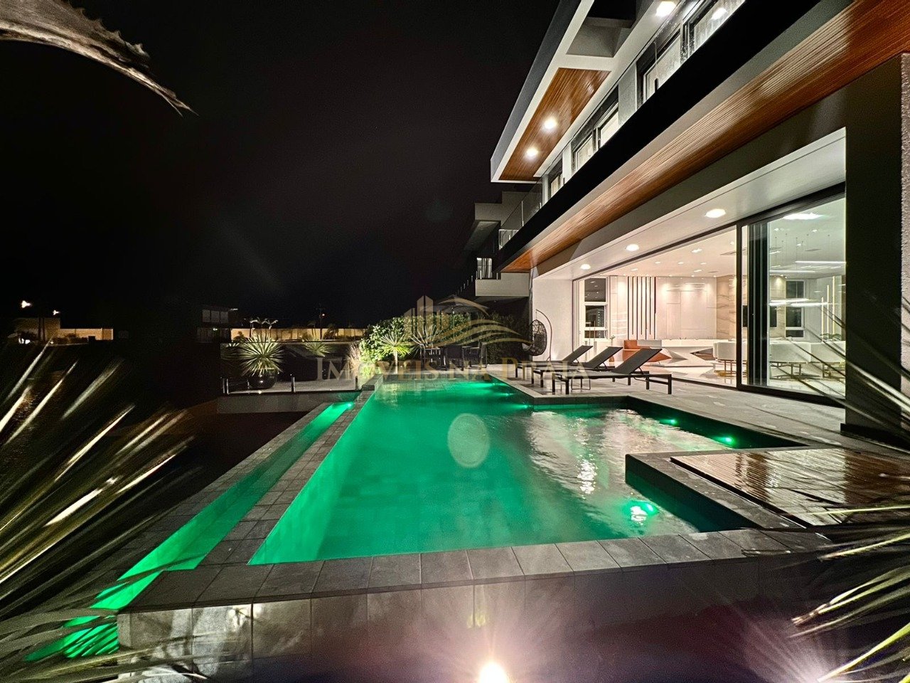 Foto 24 — Casa em Condomínio 6 Dormitório(s) Bairro Sense Xa