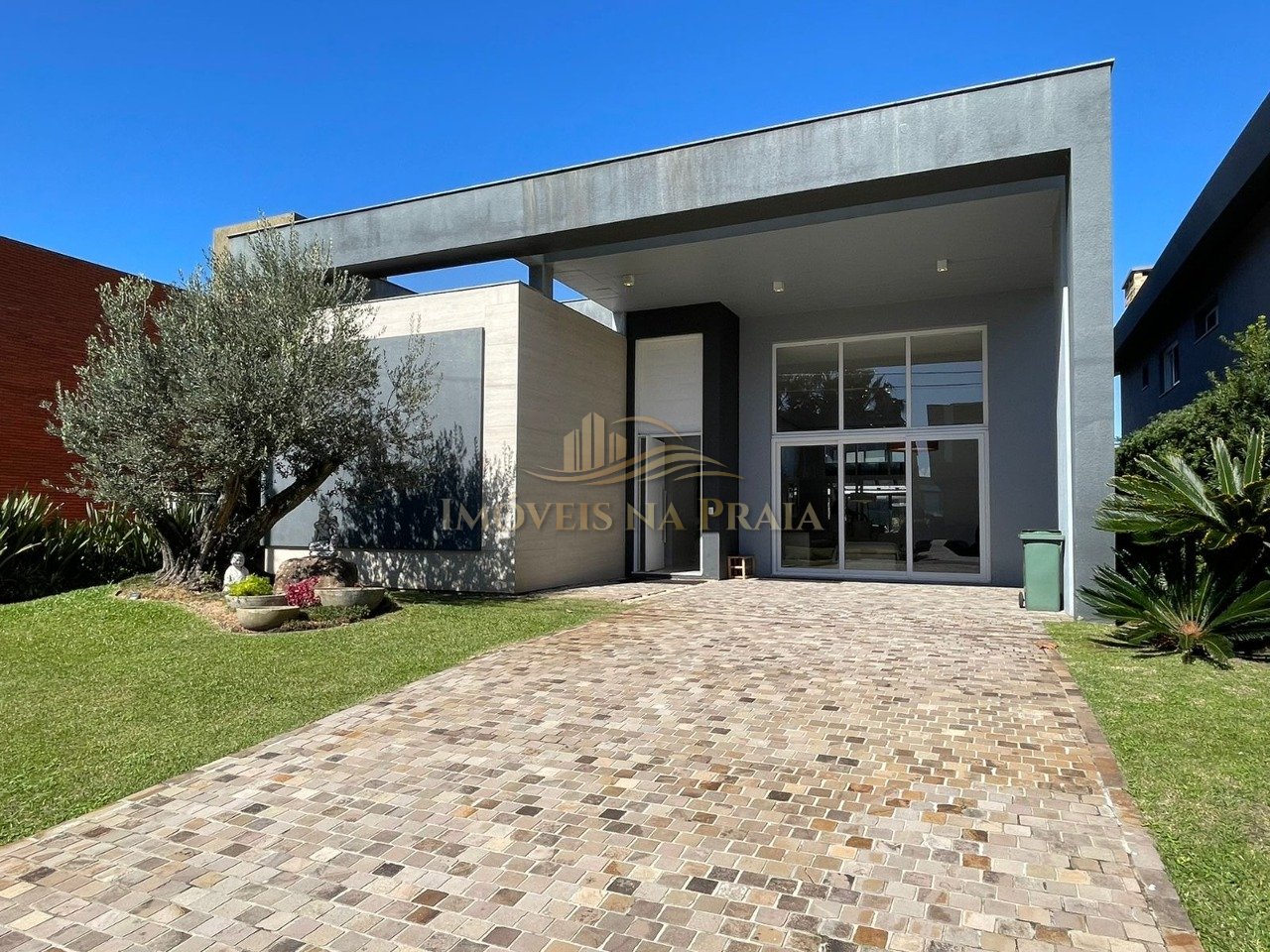 Casa em Condomínio 4 Dormitório(s) Bairro Enseada