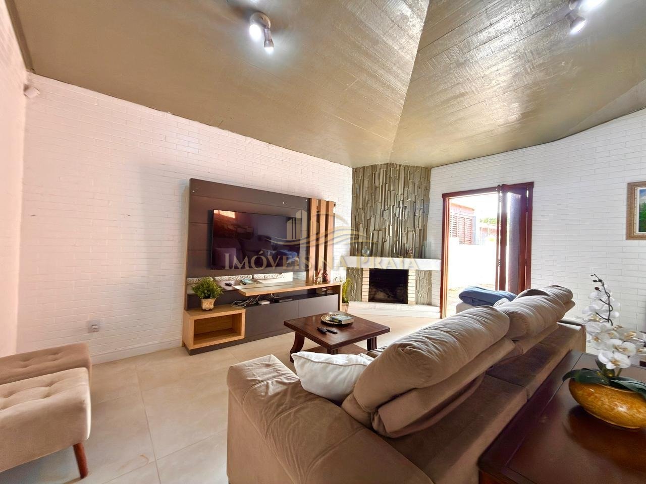 Foto 5 — 6 dormitórios; Mobiliada