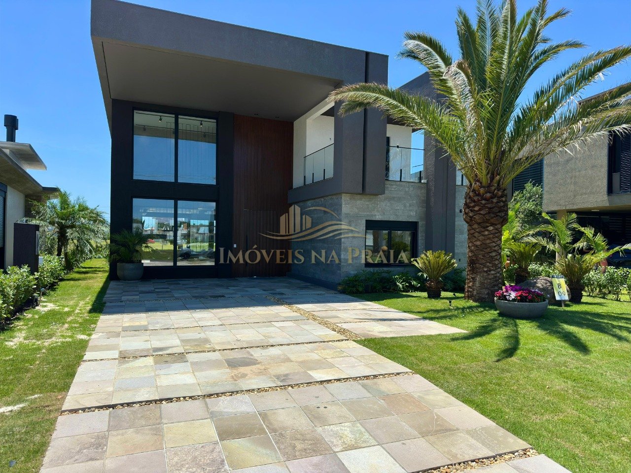 Casa em Condomínio 4 dormitórios no bairro Costa Serena