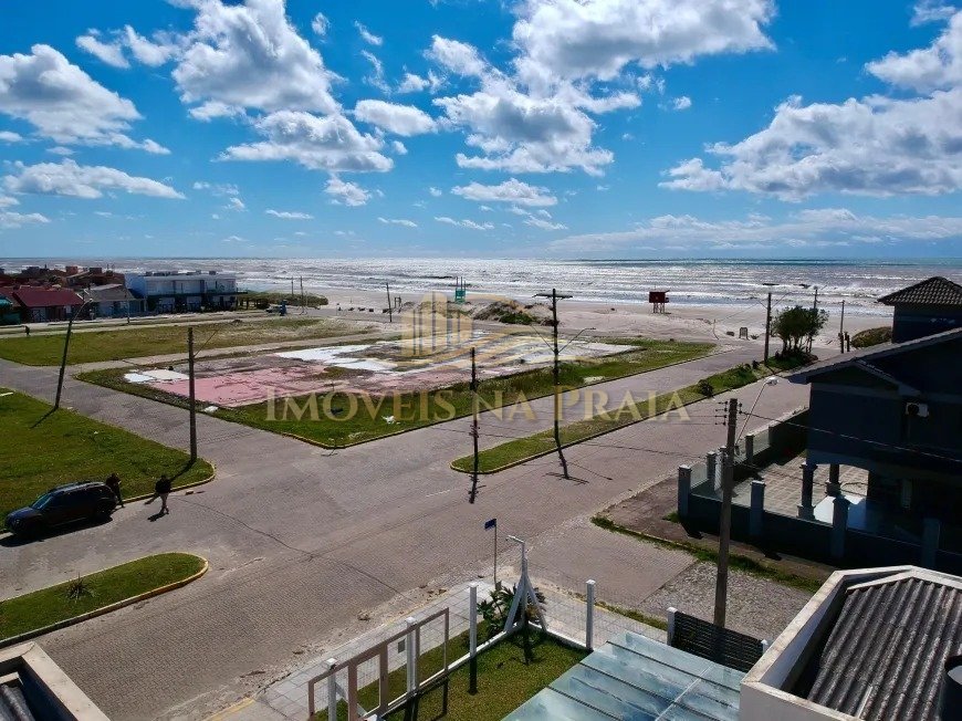 Foto 2 — Casa de 3 dorm, na praia da Rainha do Mar