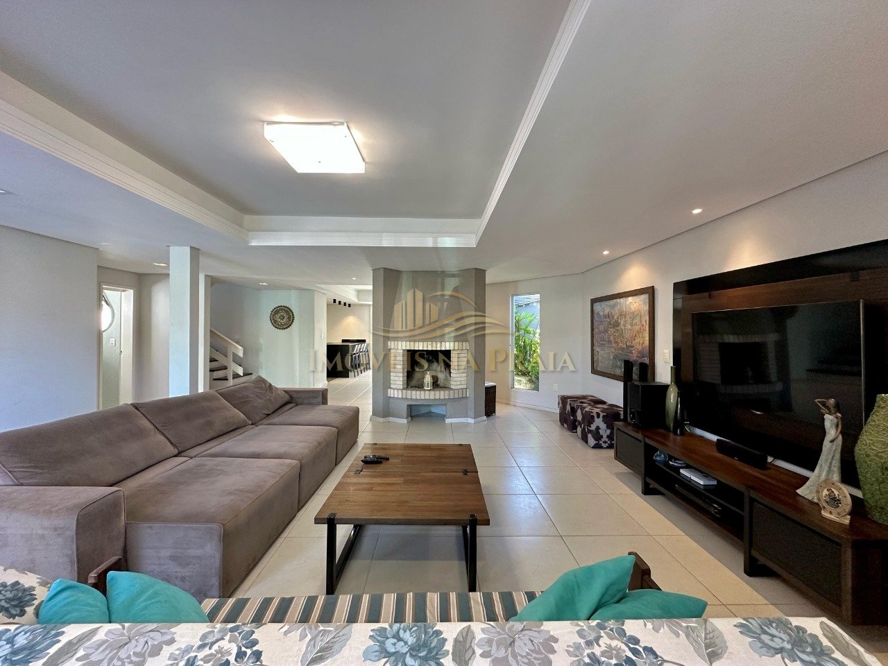 Foto 4 — 04 dormitórios, Mobiliada, Piscina