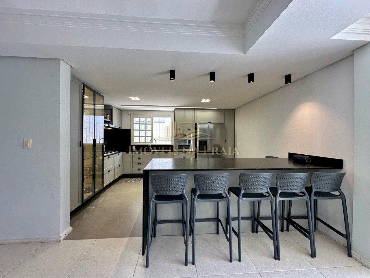 Foto 8 — 04 dormitórios, Mobiliada, Piscina