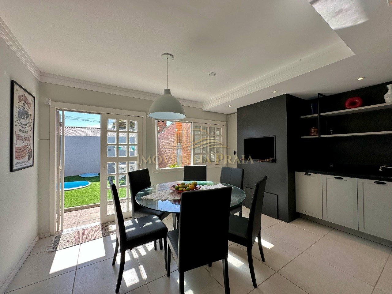 Foto 9 — 04 dormitórios, Mobiliada, Piscina