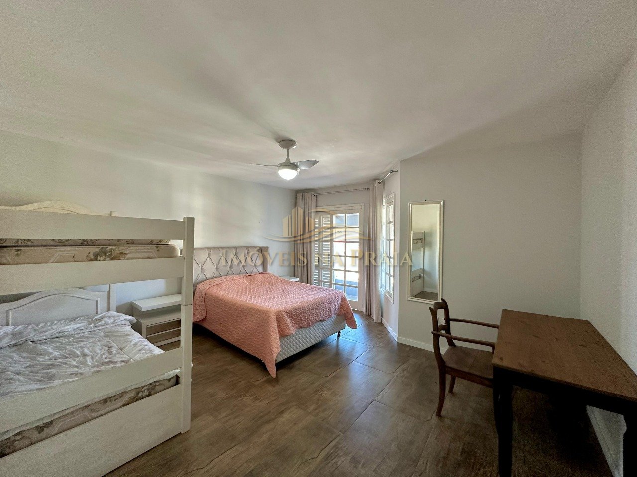 Foto 17 — 04 dormitórios, Mobiliada, Piscina