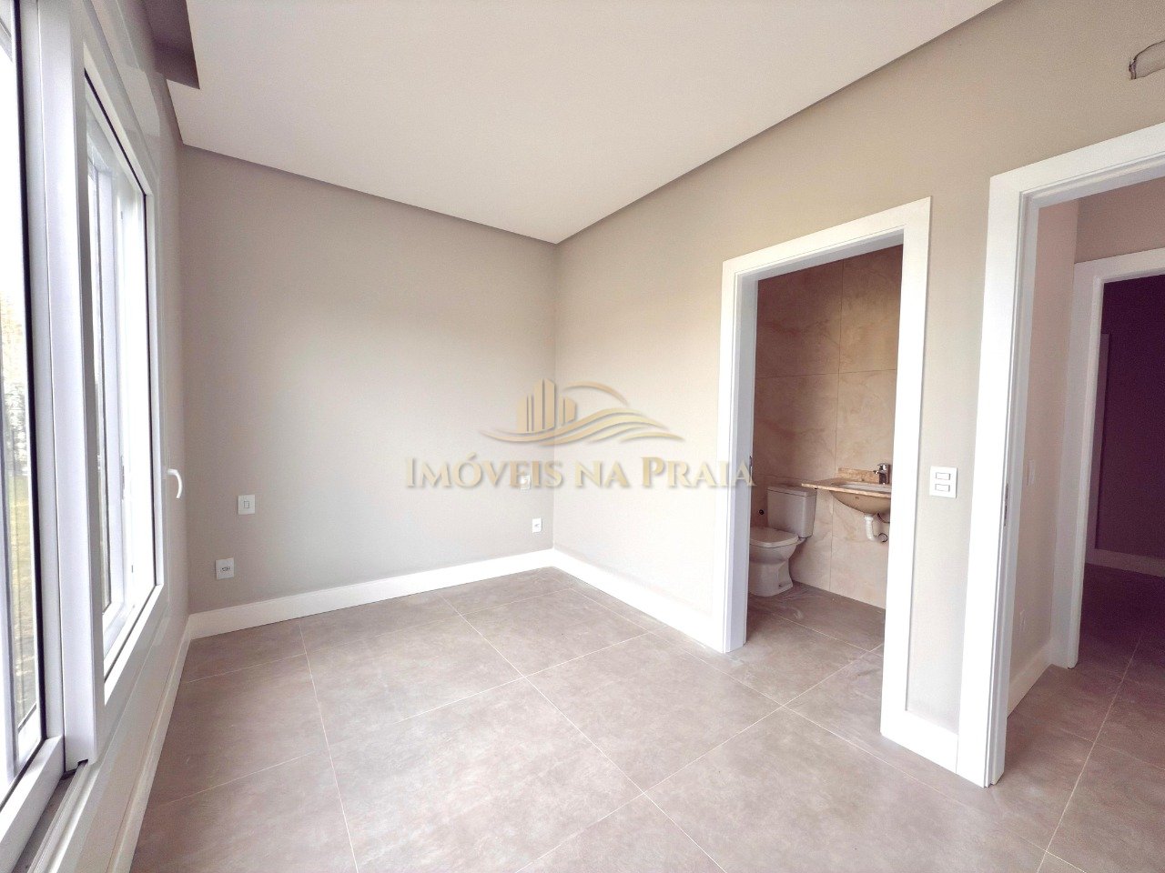 Foto 20 — Casa em Condomínio 4 dormitórios no bairro Sunset