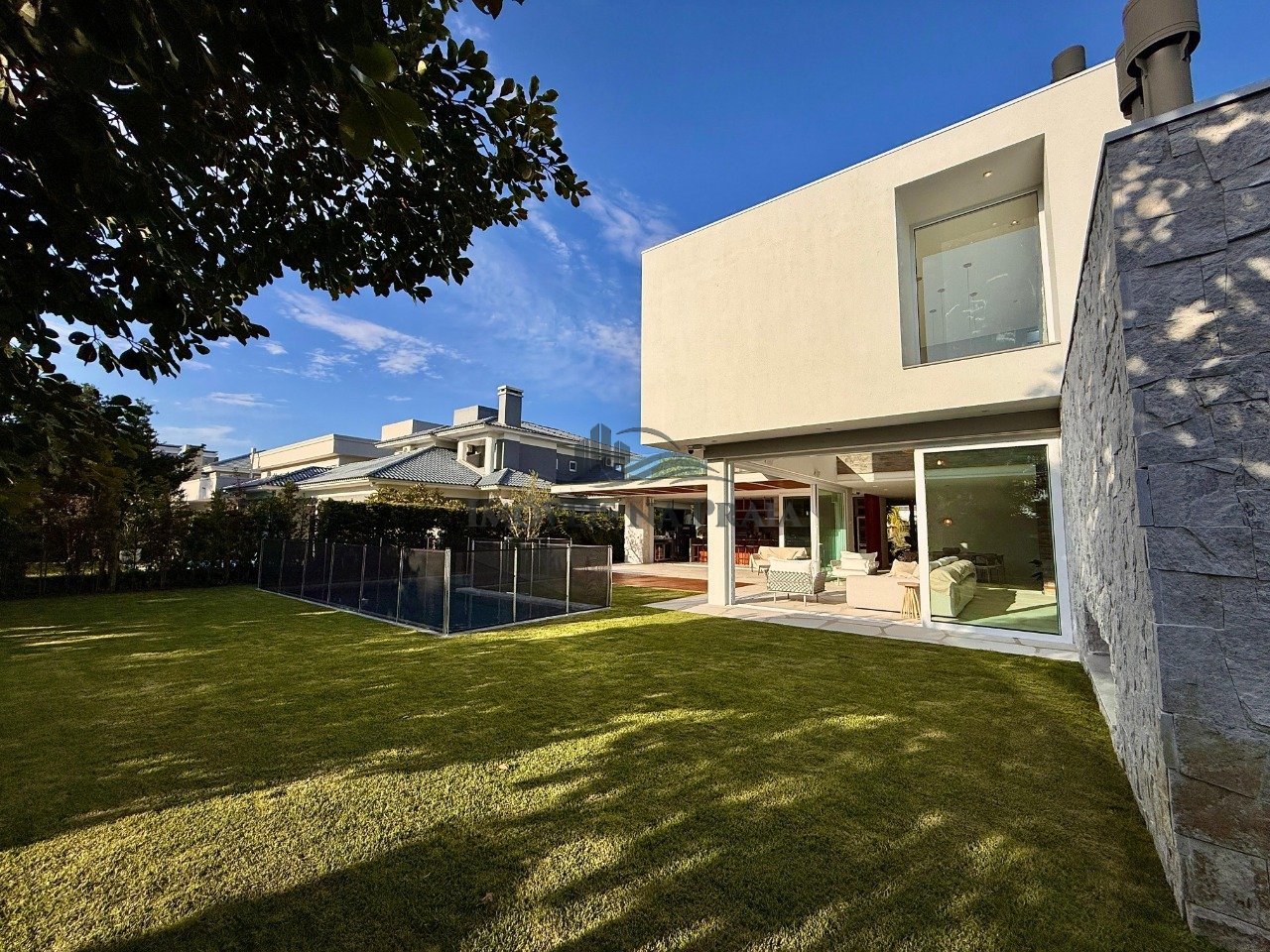 Foto 39 — Casa em Condomínio 5 dormitórios no bairro Atlântida Ilhas Park