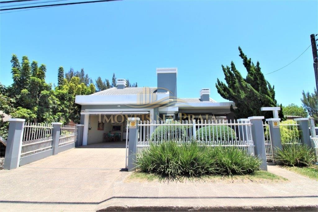 Casa 3 dormitórios no bairro Centro