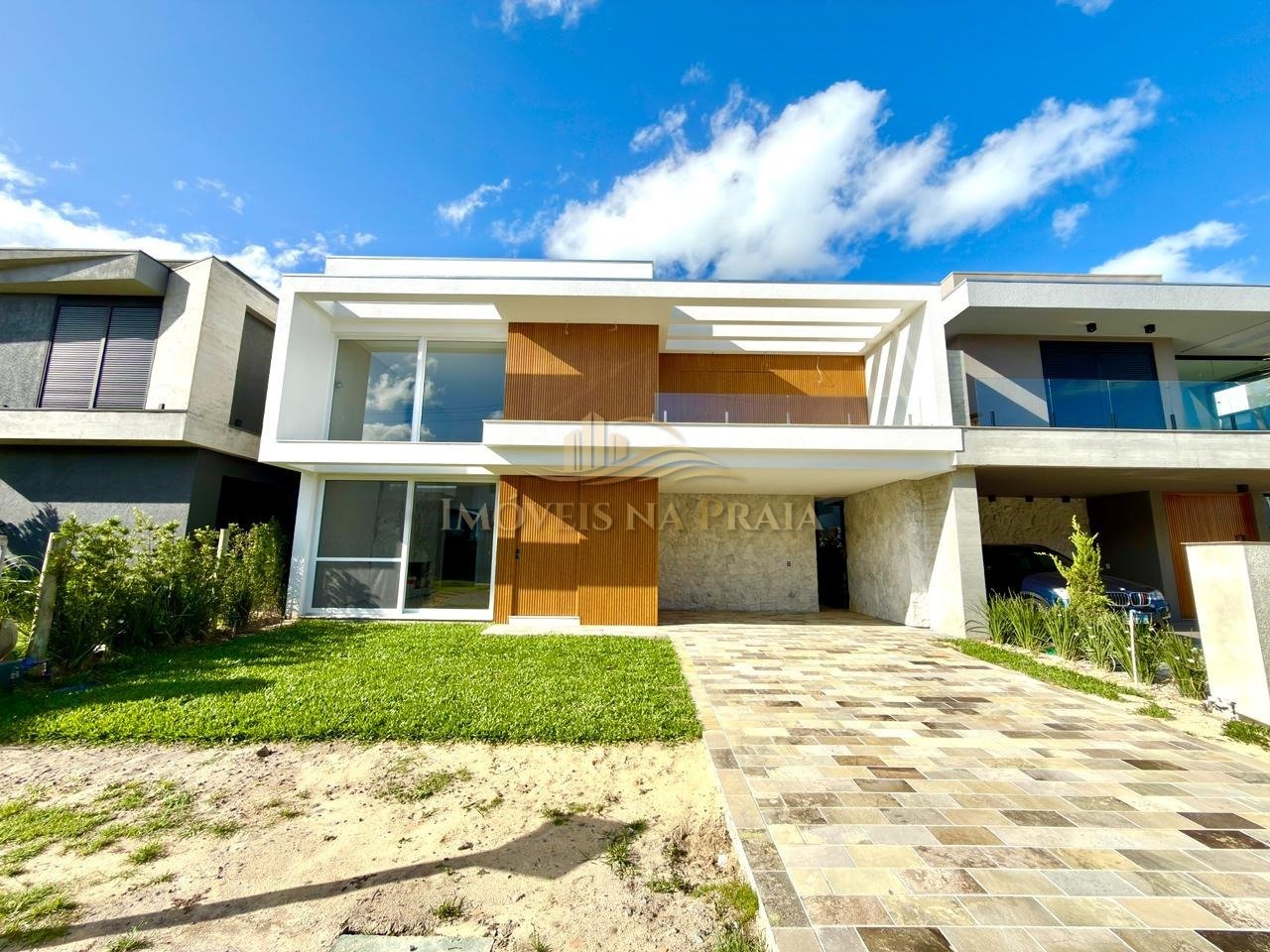 Casa em Condomínio 4 dormitórios no bairro Sunset