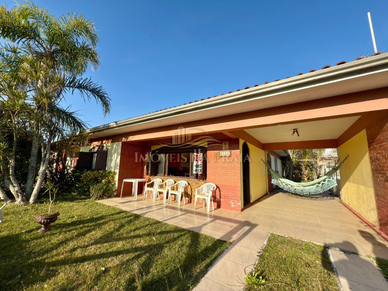 Casa de 03 dormitórios a venda!