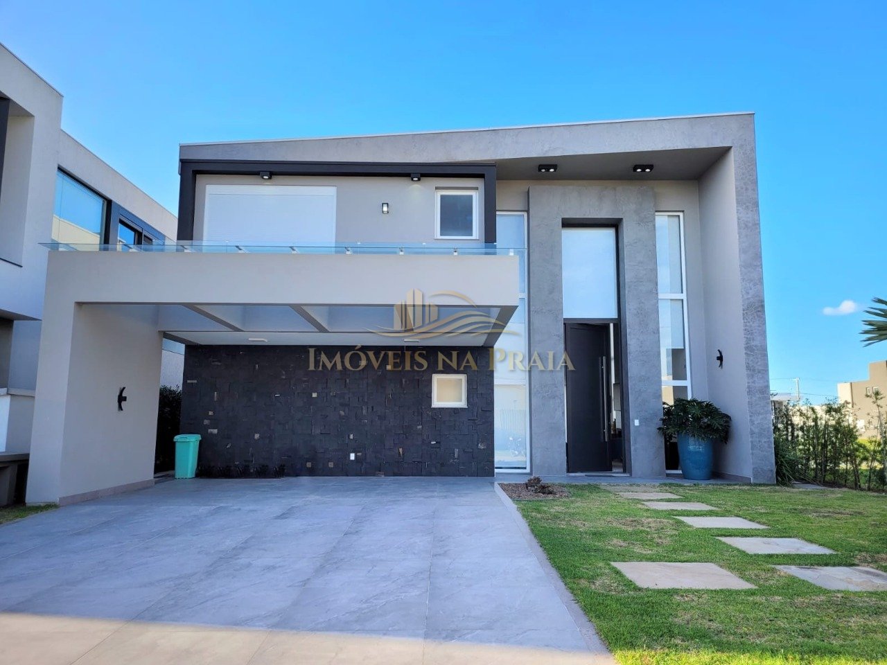 Casa em Condomínio 5 Dormitório(s) Bairro Sense Xa