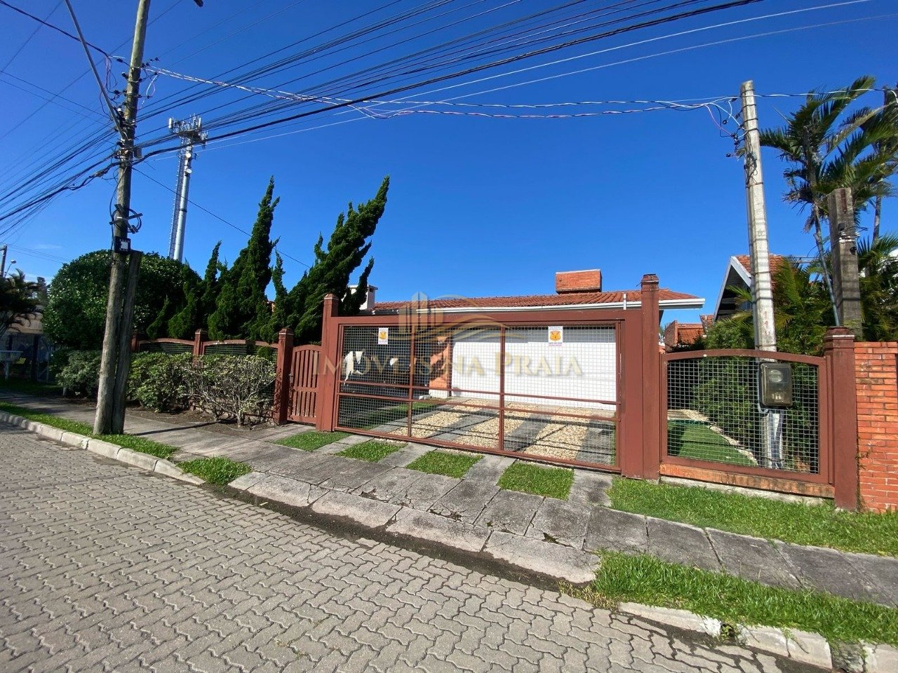 Casa 3 dormitórios no bairro Atlântida