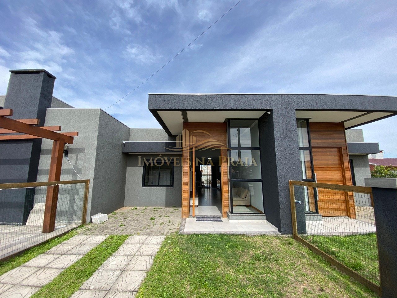 Casa 2 dormitórios no bairro Noiva do Mar