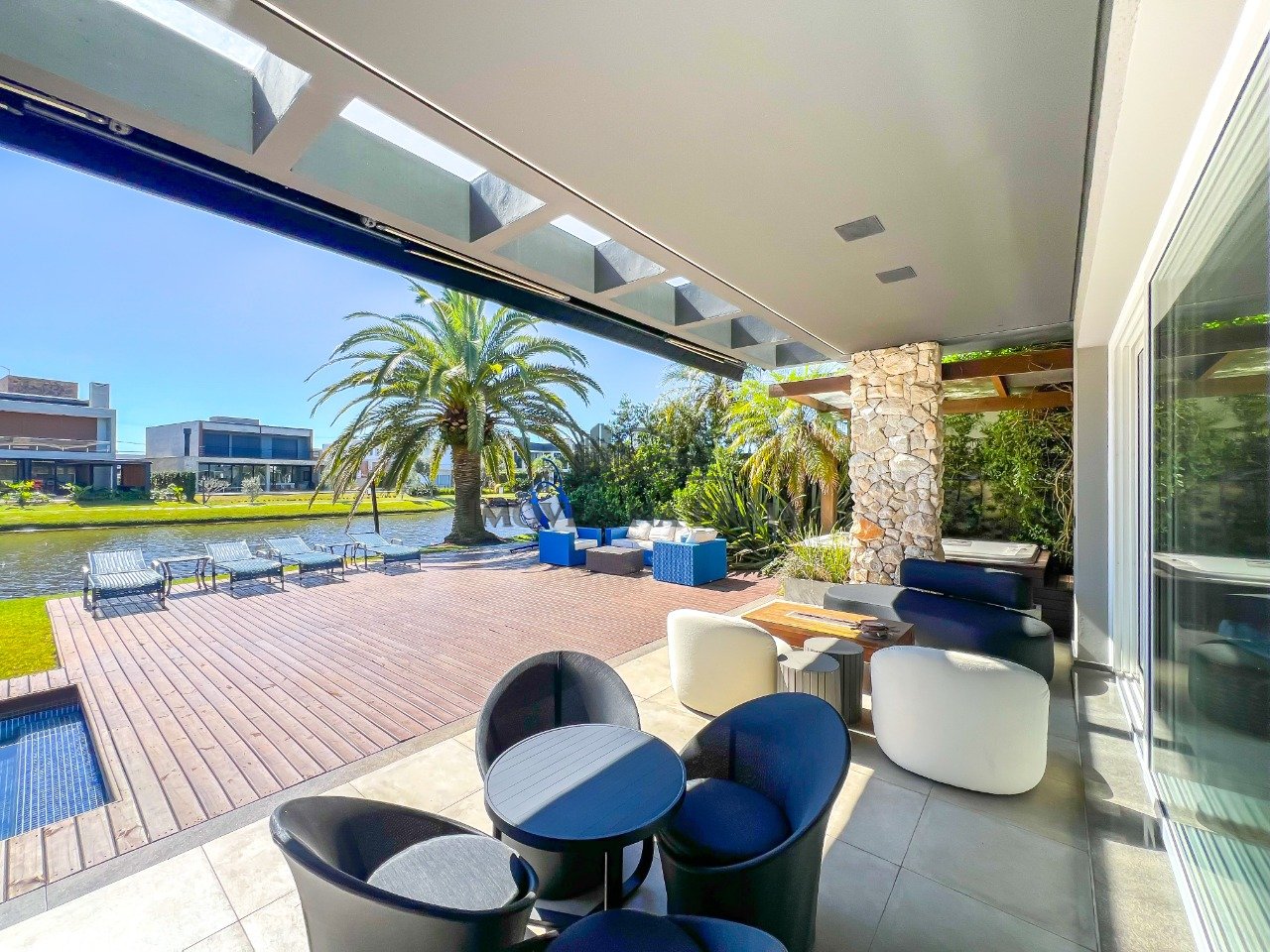 Foto 35 — Casa em Condomínio 5 dormitórios no bairro Villaggio Atlântida