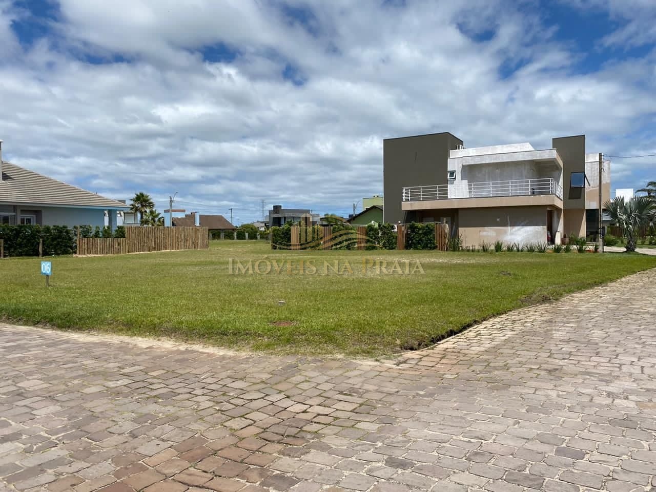 Casa em Condomínio 4 dormitórios no bairro Lagoa do Passo Village Park