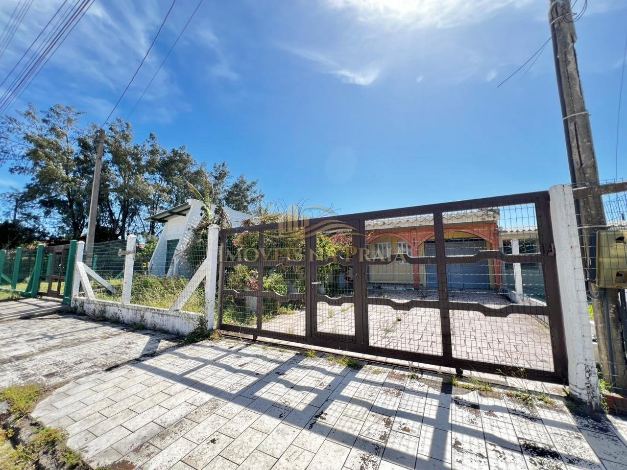 Casa 3 dormitórios no bairro Noiva do Mar