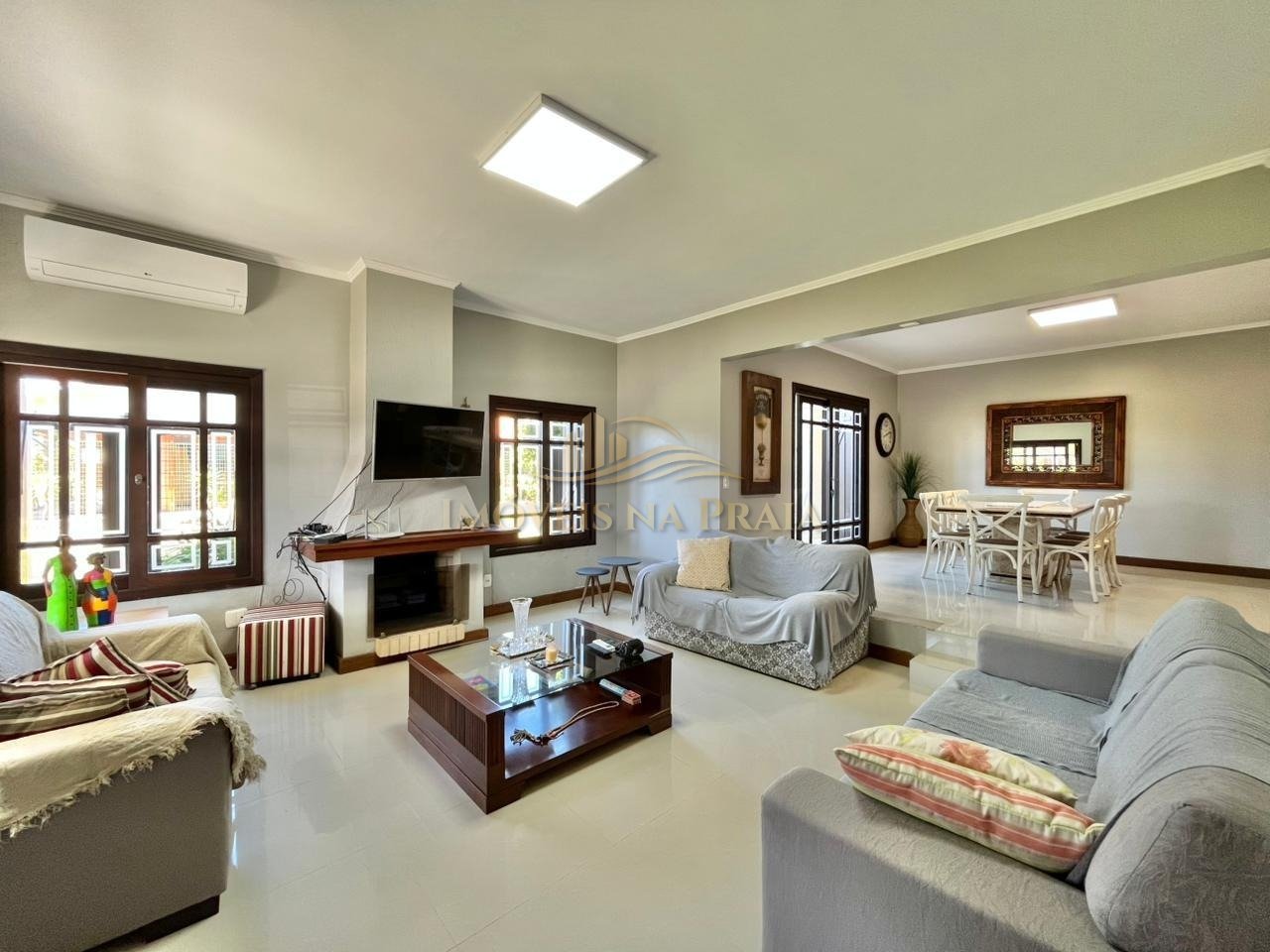 Casa 4 dormitórios no bairro Centro