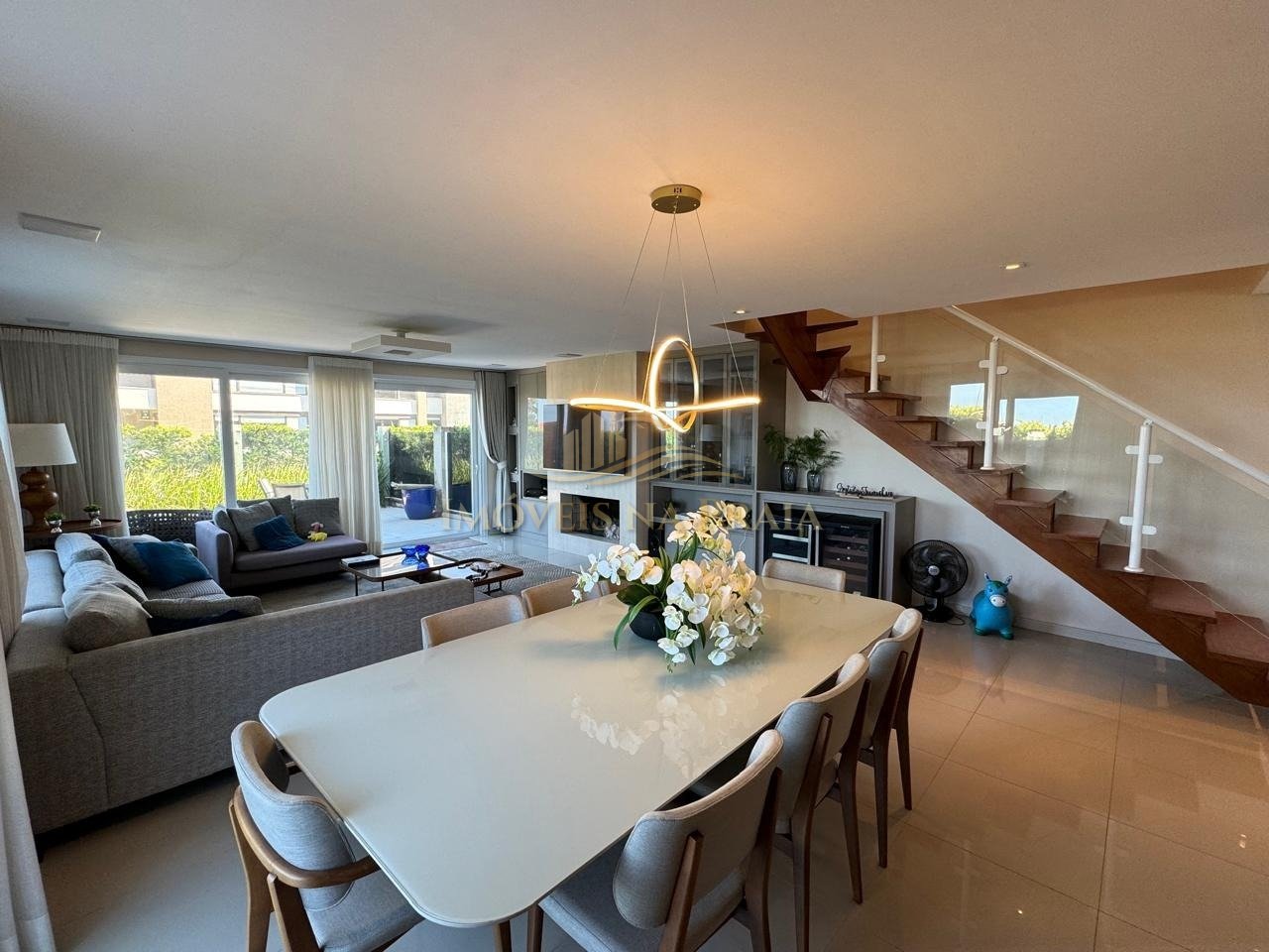 Casa em Condomínio 4 dormitórios no bairro Solanas