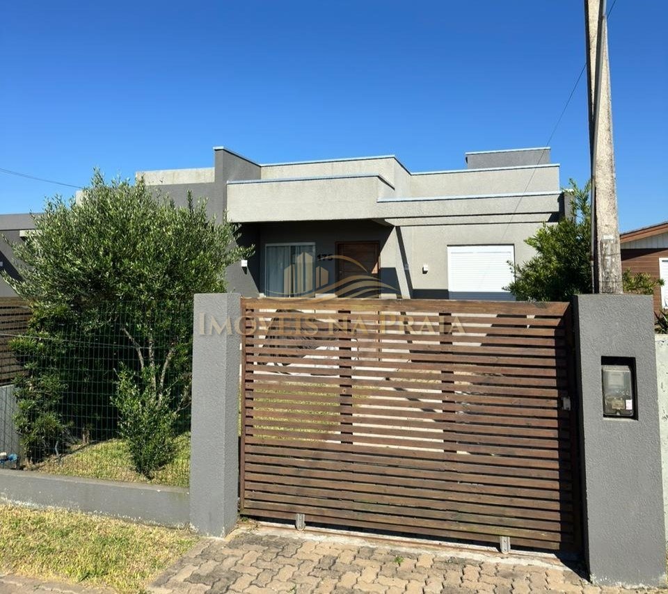 Casa 2 dormitórios no bairro Arpoador