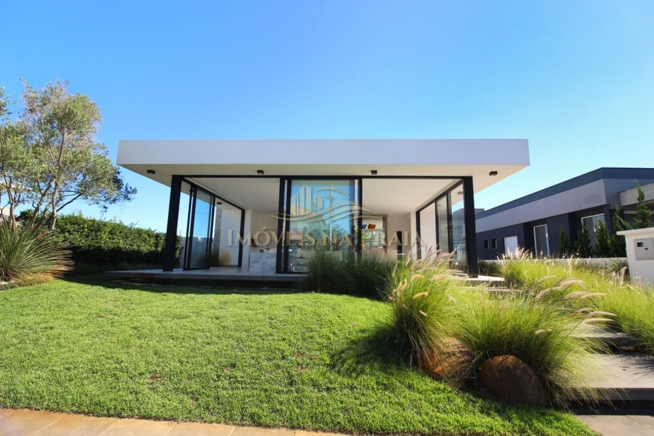 Casa em Condomínio 4 Dormitório(s) Bairro Quintas