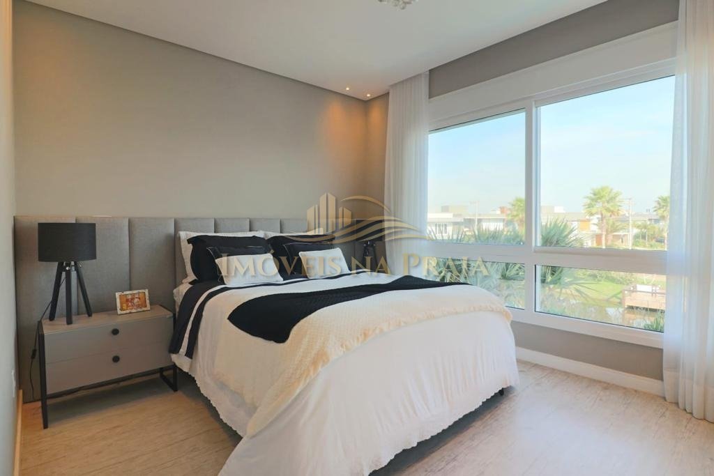 Foto 12 — Casa em Condomínio 4 Dormitório(s) Bairro Malibu B