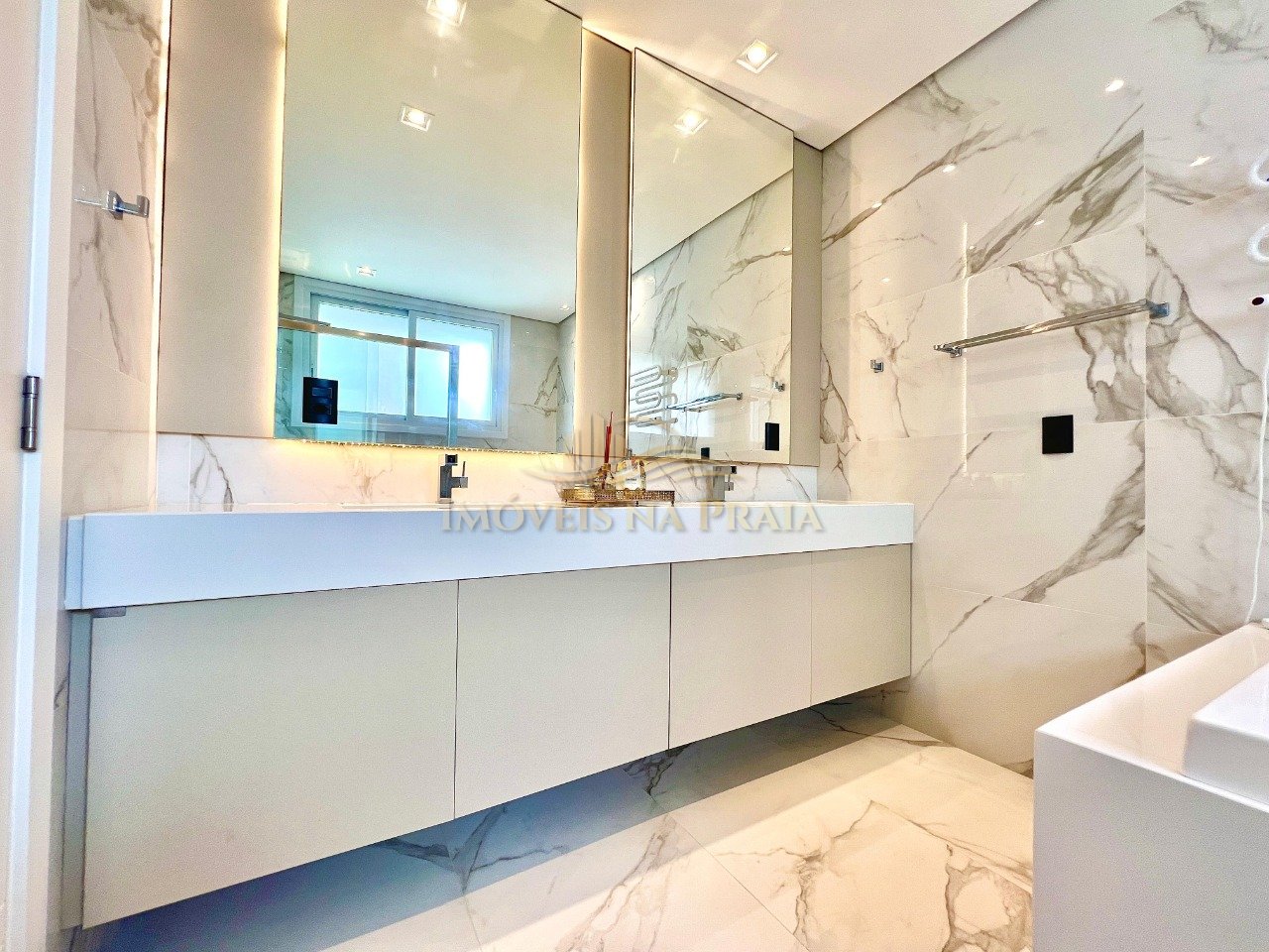 Foto 28 — Casa em Condomínio 4 Dormitório(s) Bairro Enseada