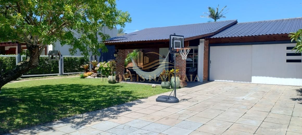 Casa 5 dormitórios no bairro Atlântida