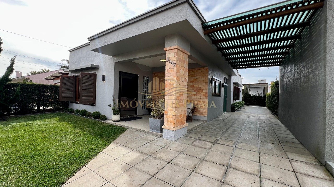 Casa 4 dormitórios no bairro Centro