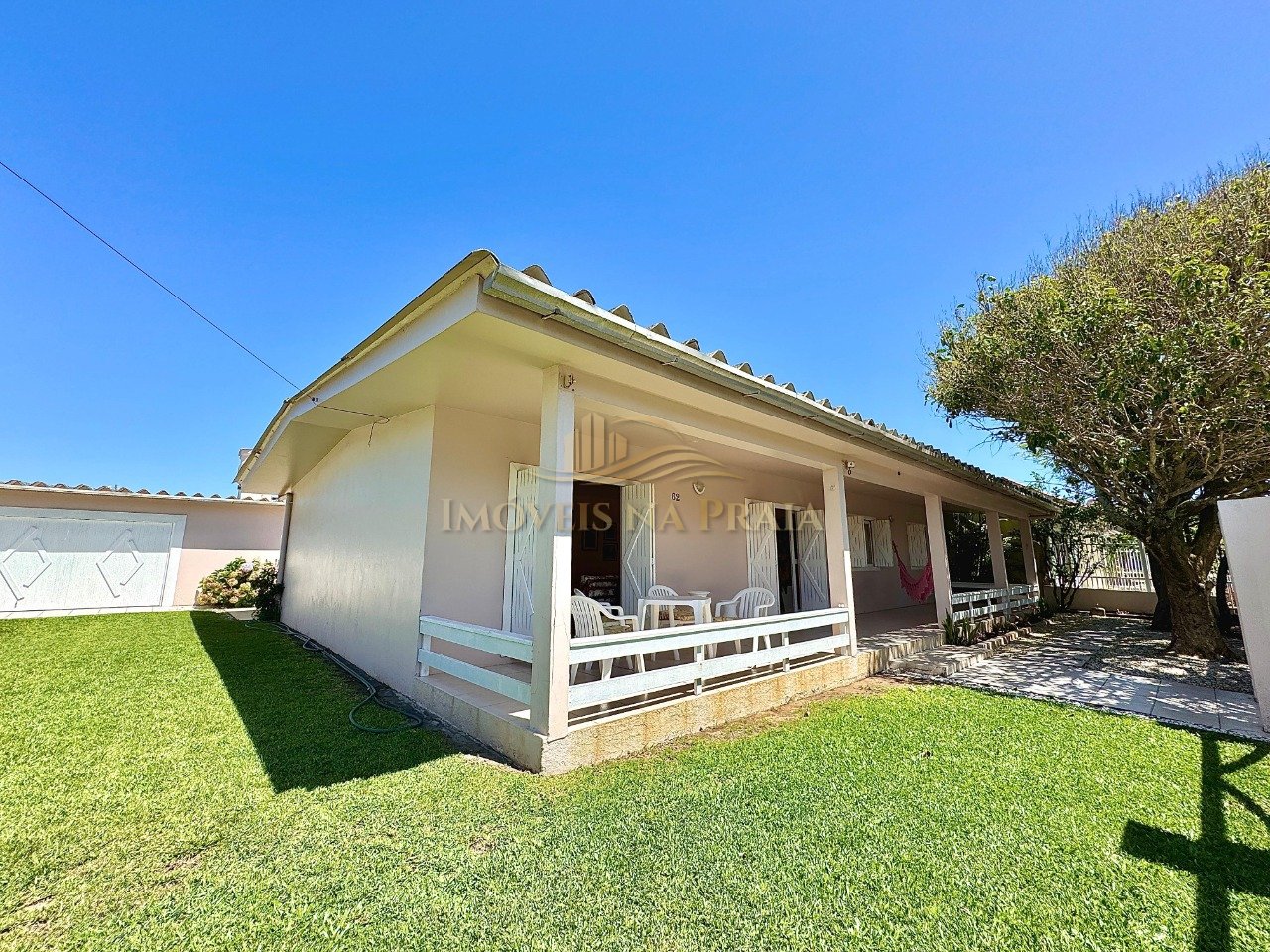 Casa 3 dormitórios no bairro Noiva do Mar