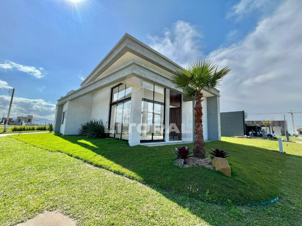 Casa 3 Dormitório(s) Bairro Santorini