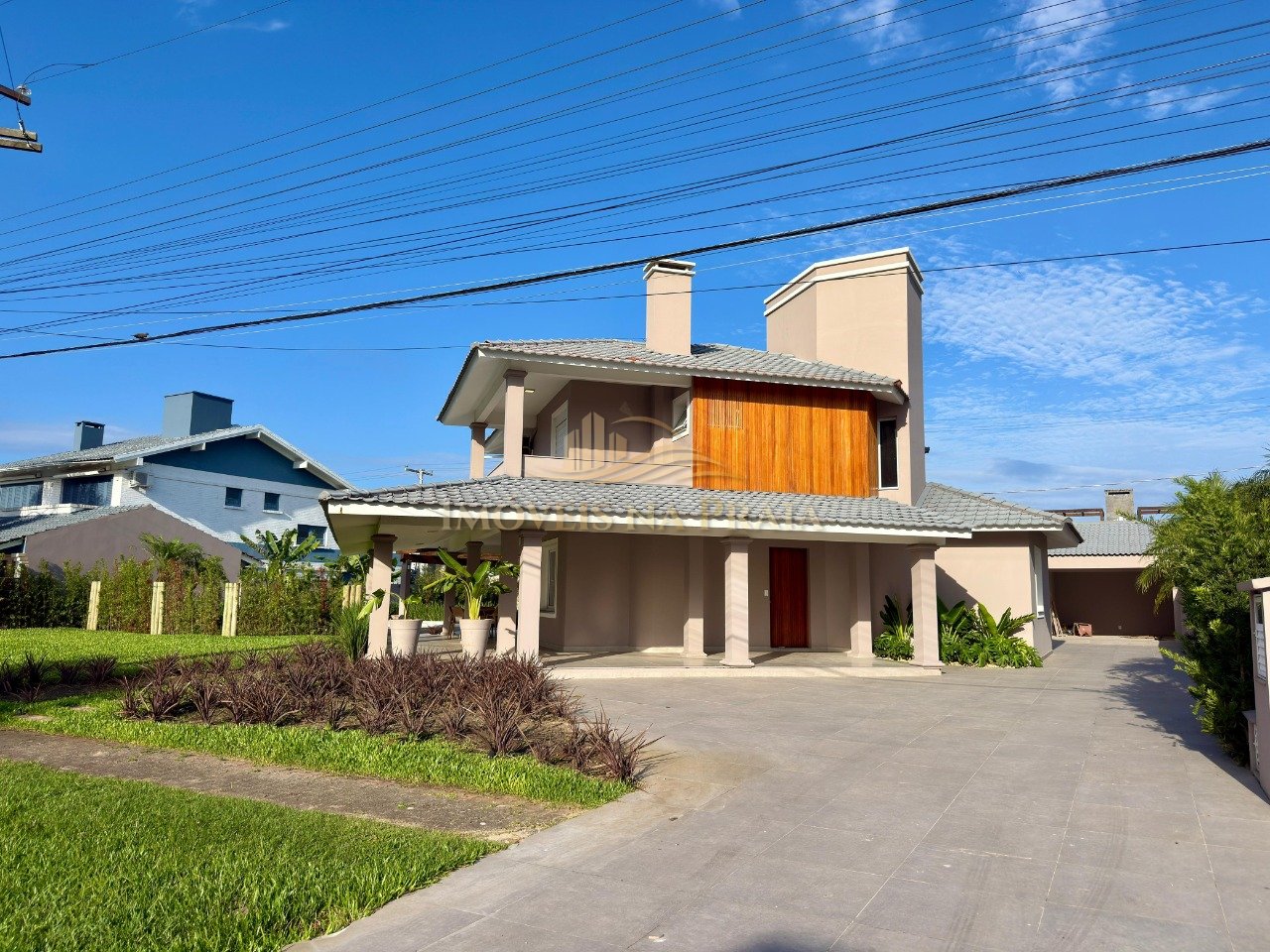 Casa em Condomínio 4 Dormitório(s) Bairro Atlântid