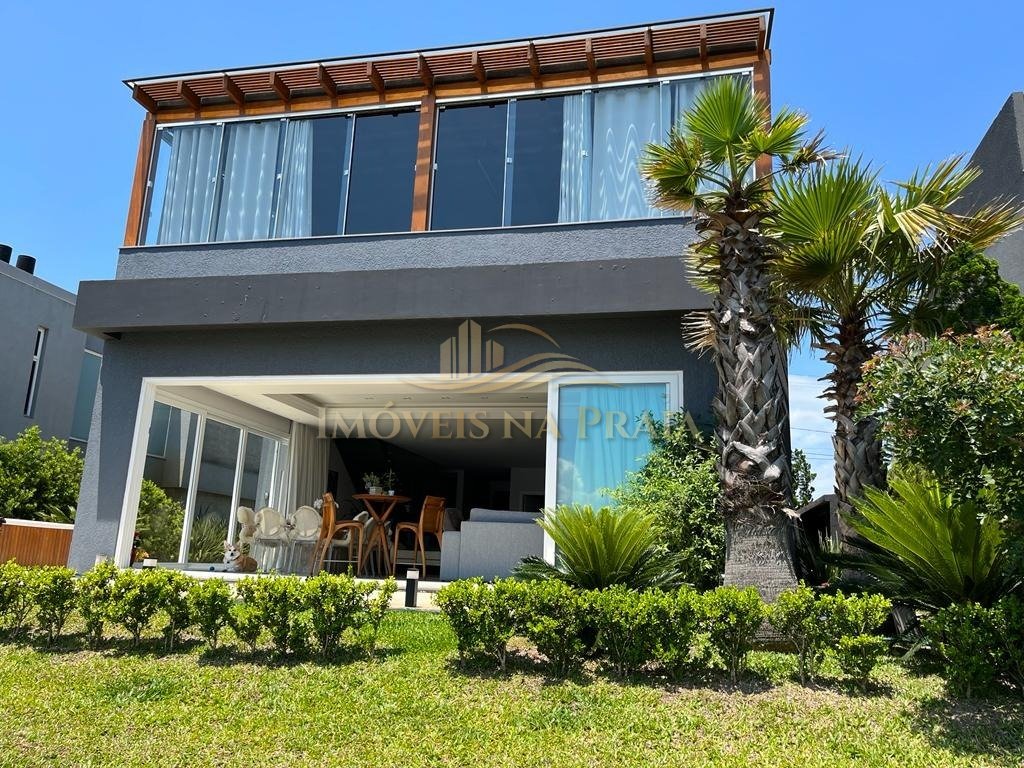 Casa em Condomínio 6 Dormitório(s) Bairro Celebrat