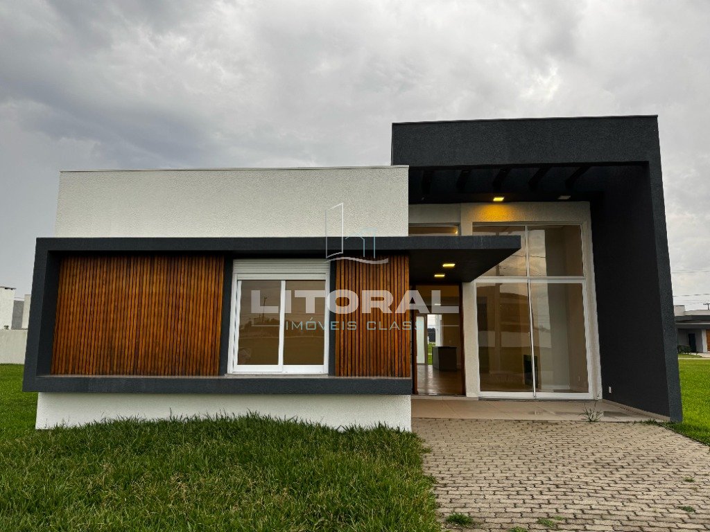 Casa 4 dormitórios no bairro Santorini