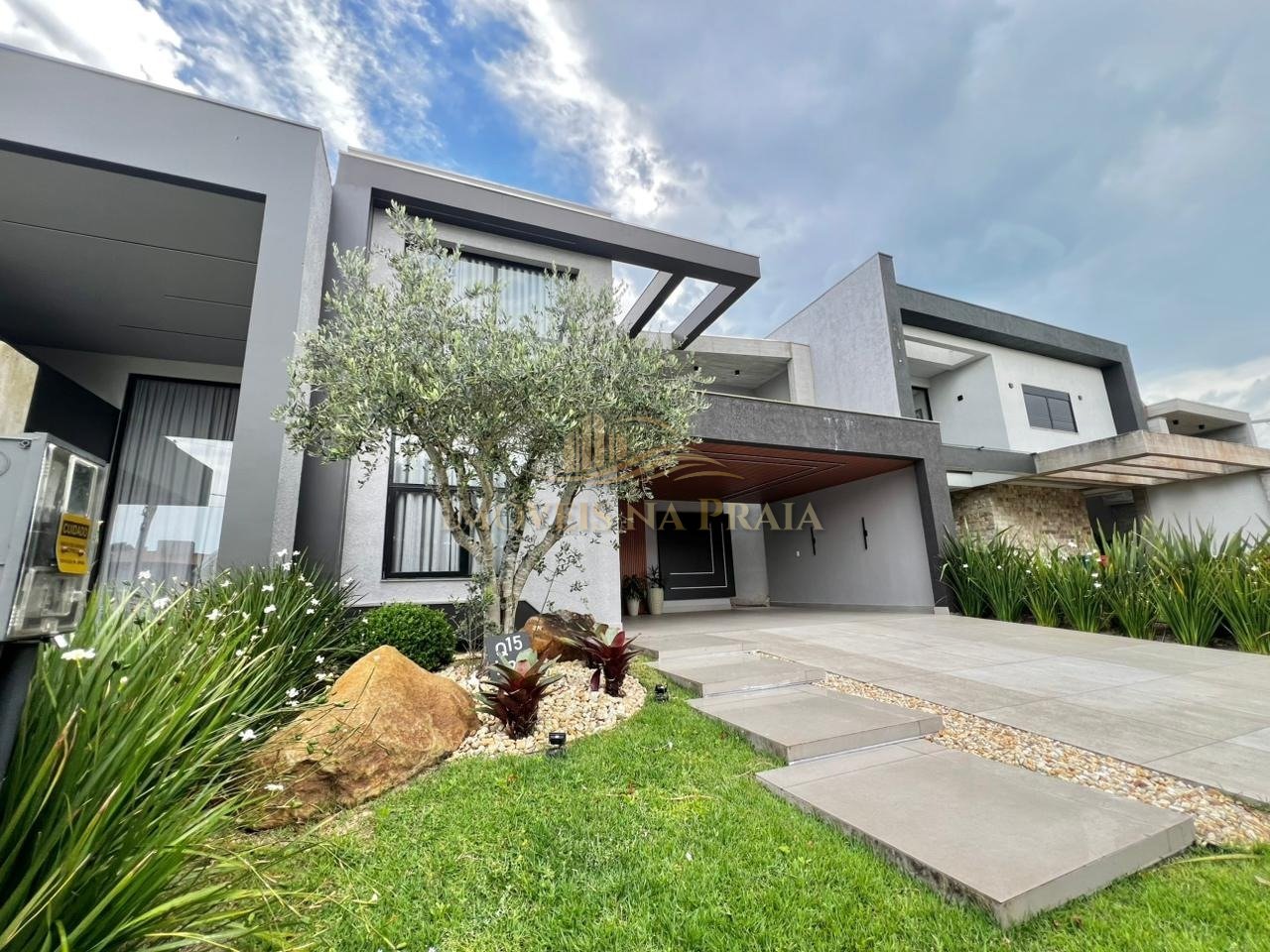 Casa em Condomínio 4 Dormitório(s) Bairro Sunset