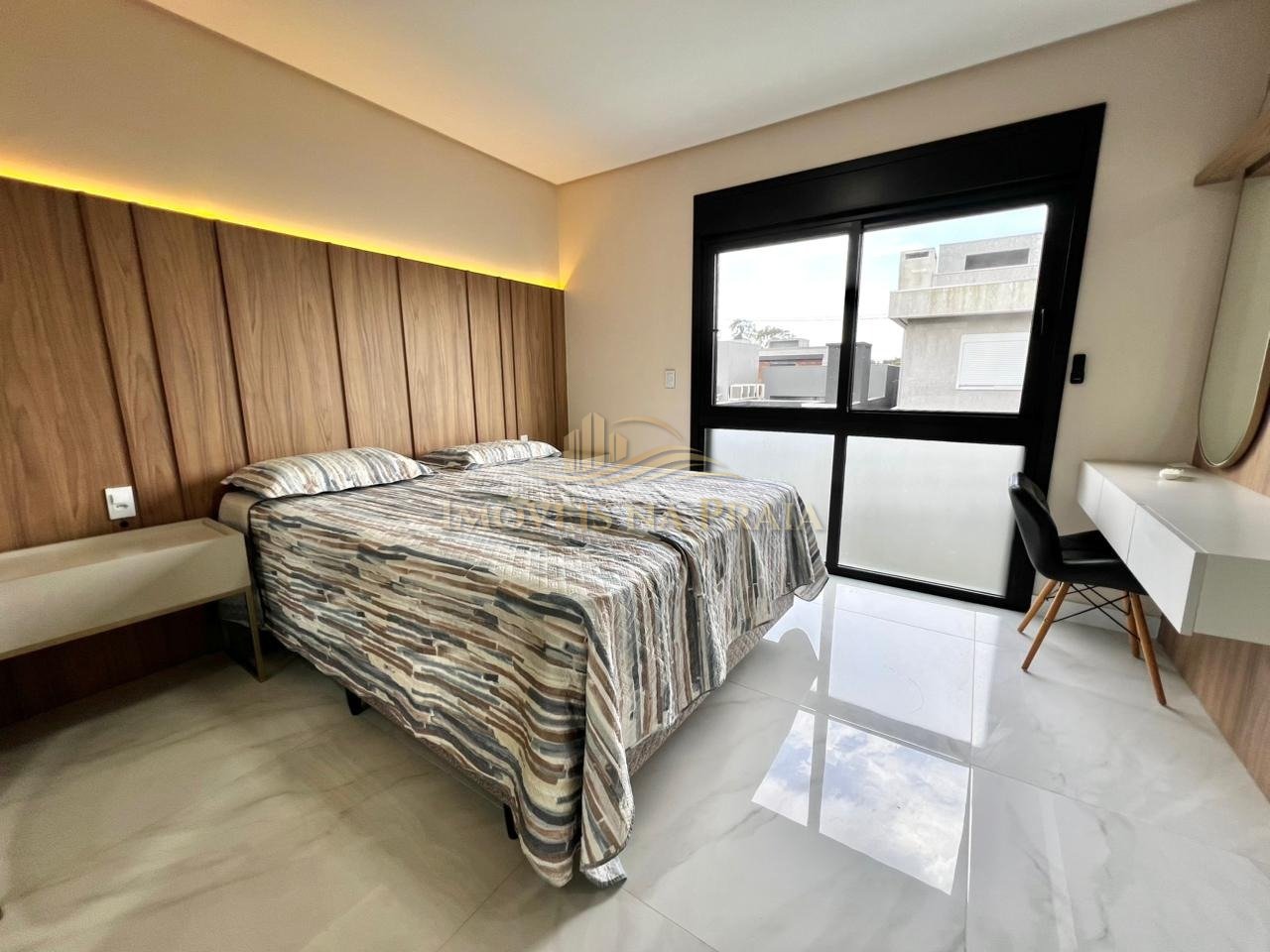 Foto 26 — Casa em Condomínio 4 Dormitório(s) Bairro Sunset